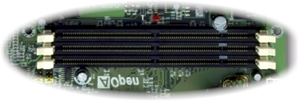 DIMM -Steckplatz Dieses Motherboard hat drei 168-polige DIMM-Steckplätze, in denen Sie PC133- Systemspeicher bis zu 1.5GB einbauen können. SDRAM, VCM SDRAM und Registered SDRAM werden unterstützt.
