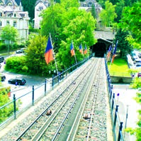 FAHRZEITEN Die Nerobergbahn fährt alle 15 Minuten. april, september, oktober täglich 10.00 19.00 Uhr mai bis august täglich 09.00 20.