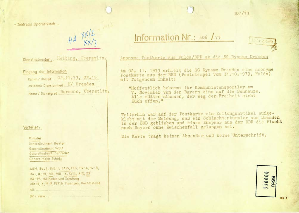 Mitteilung der Stasi über eine Postkarte, die unbekannte BRD-Bürger an die SG Dynamo Dresden schickten.