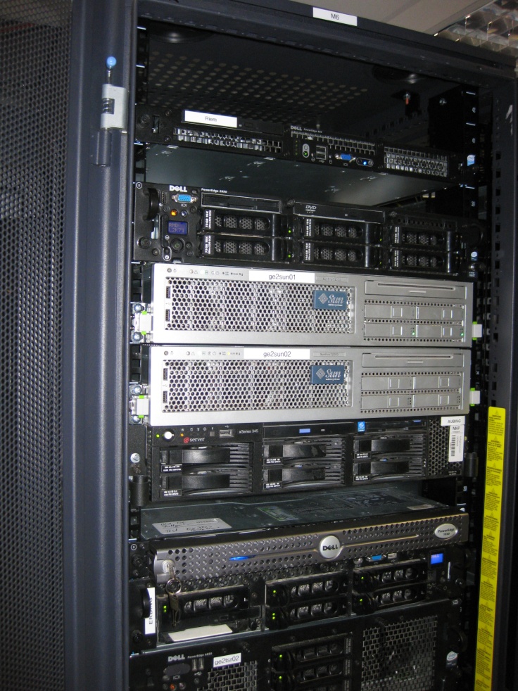 Thin Clients statt Klimaanlage Virtualisierung von 160 Desktop-Arbeitsplätzen Effiziente Server Thin Clients Ca.