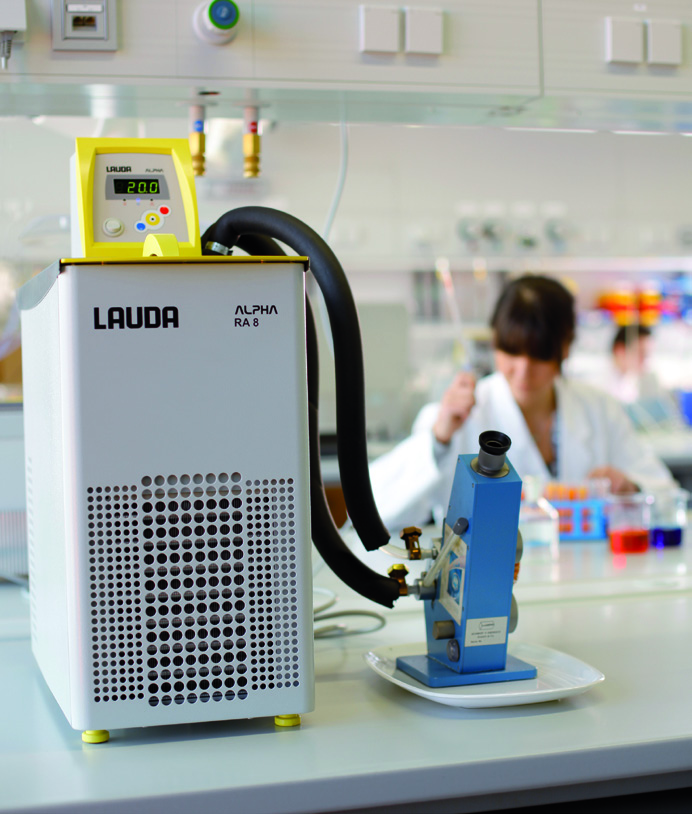 LAUDA Alpha Wärme- und Kältethermostate für das preiswerte Temperieren im Labor von -25 bis 100 C Anwendungsbeispiele Probenvorbereitung in der chemisch-pharmazeutischen Analytik Qualitätskontrolle