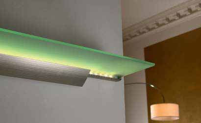 GDS 1-LED LED-Glasregalleuchte Anwendung: Akzentbeleuchtung für Küche und Ladenbau Anschluss: 220-240V / 50-60Hz Leuchtmittel: extrem langlebige 70mW LED, Ø Lebensdauer 30.