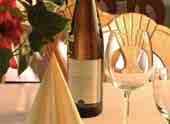 www.hauszursonne.de Lassen Sie Ihren erlebnisreichen Urlaubstag abends am Kamin mit einem Glas Wein oder Bier Revue passieren.