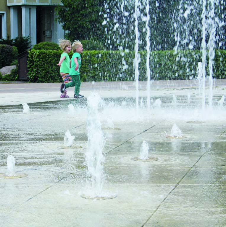Inotec Individuelle Brunnenentwässerung 32 Wasserspiele sind äußerst beliebt in Parks und Gärten auf vielen innerstädtischen Plätzen sind sie ein pulsierender Anziehungspunkt für Jung und Alt.