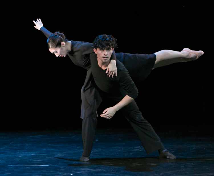 BallettSeiten BallettSeiten Choreografie aus dem MagGIAtal Marié Shimada und Herick Moreira in Quartz WDR/Arte-Redaktionsleiterin Prof. Dr.