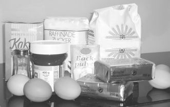 2.2 Algorithmen 17 Abbildung 2.2: Algorithmische Beschreibung für das Backen eines Marmorkuchens Zubereitung: Butter mit Zucker und Salz schaumig rühren. Eier vorsichtig zugeben.