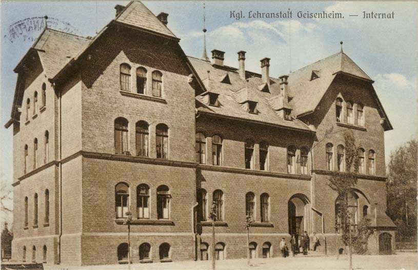 Ansicht des Internatgebäudes von vorn. Karte des Verlags von Ferdinand Kamp; Geisenheim. Am 5.02.