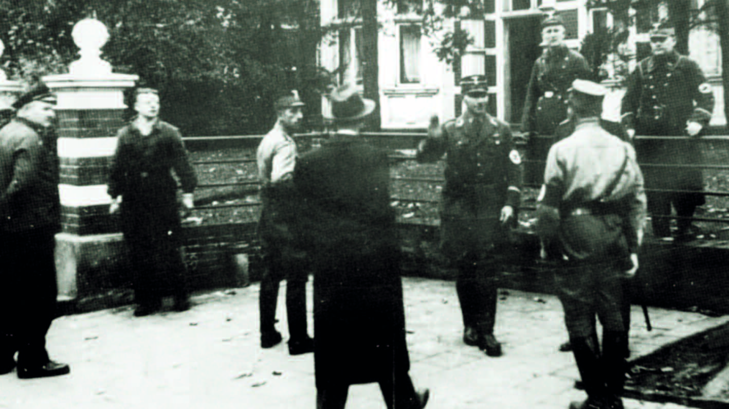 Aufnahme vom Maiumzug der Nationalsozialisten am 1. Mai 1934.