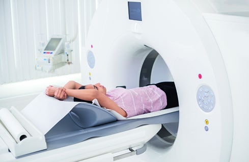 UNSER LEISTUNGSANGEBOT Computertomographie (CT) Die Computertomographie (CT) ist eine spezielle Röntgenuntersuchung, bei der Querschnittsbilder (Schichtaufnahmen) des Körpers erstellt werden.