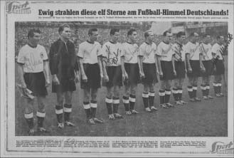 Los-Nr. Sport EUR 1207 FUßBALL 1929-1940, 5 Fotopostkarten (u.a. Berlin, mit Stempel "Deutsche Fußball- Meisterschaft.