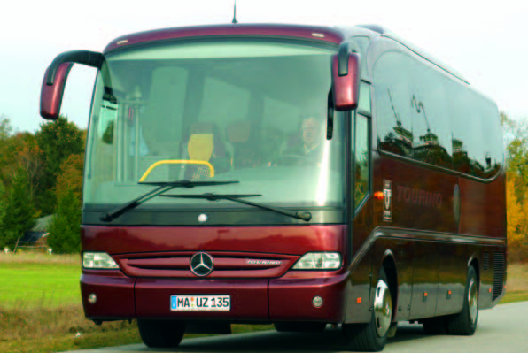 Gefertigt wird der Midi in bei Caetano in Portugal. 34 Passagieren.