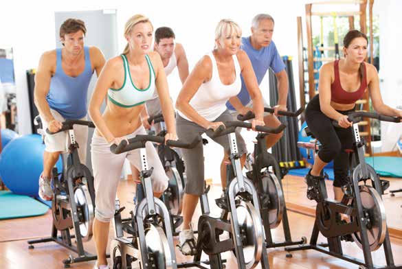 8 Fitness INDOOR CYCLING Indoor Cycling ist ein herzfrequenzgesteuertes Ausdauerprogramm auf einem Stand-Rad. Zu motivierender Musik werden Berge erklommen, Abfahrten gemeistert und Täler durchradelt.