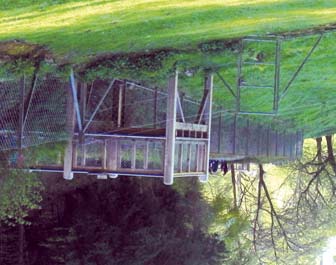 Der Wildpark Roggenhausen ist westlich der Stadt Aarau angesiedelt. Er liegt im gleichnamigen Tal und ist in ein seltenes Naturidyll eingebettet.