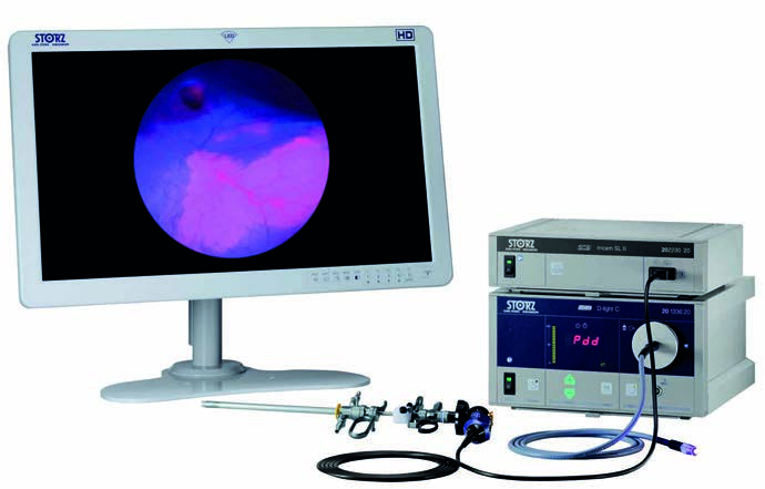 KARL STORZ PDD-System 1 2 4 3 5 1 TRICAM SL II Kamerasystem brillante Bildqualität 2 PDD-Optik Optik für optimale Anregung und Erkennung der Fluoreszenz, sowohl für Weißlicht- als auch