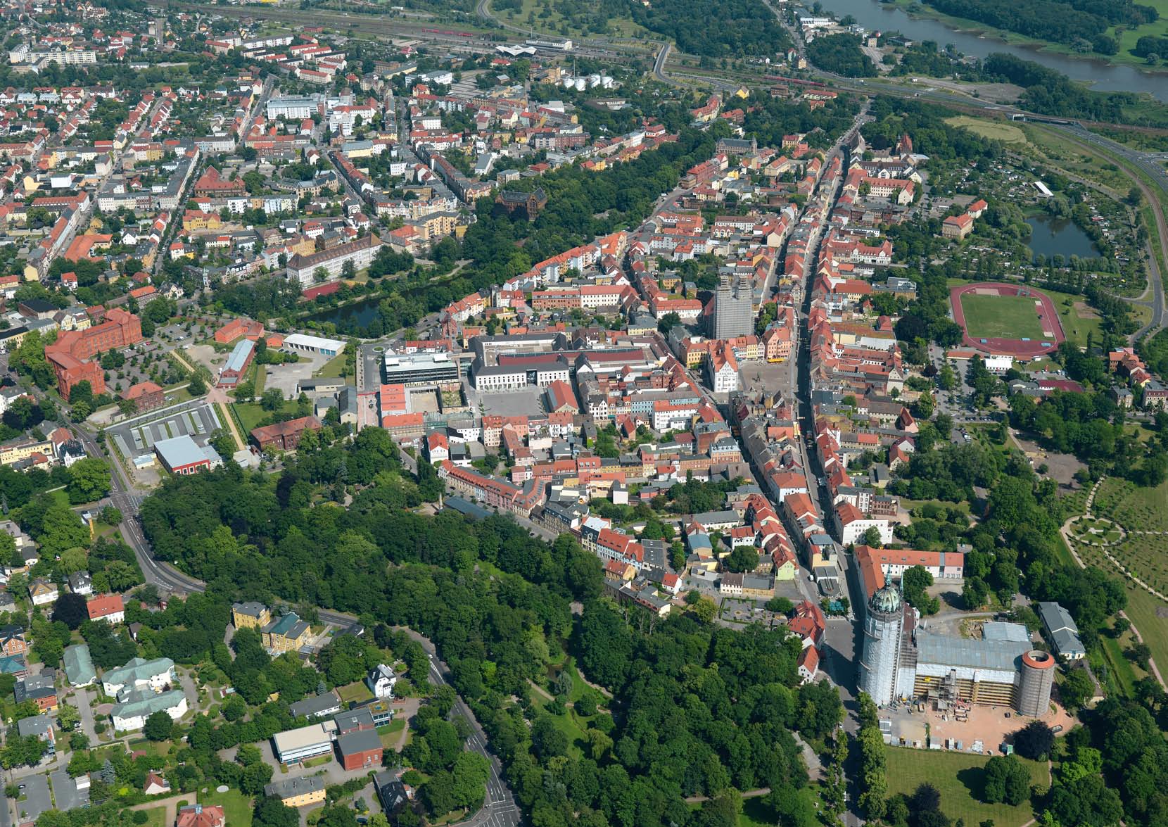 rischen Cranachhöfe und Lutherstätten, seit 1996 UNESCO-Welterbe geschützt, die Öffnung der Stadtbäche, die Vielzahl privater Haussanierungen und nicht zuletzt die Konzentration der Stadtverwaltung