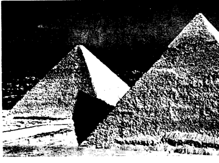 Aufgabensammlung zur Analytischen Geometrie Aufgabe Der Schatten der Chephrenpyramide auf der Cheopspyramide Das Foto zeigt den Schatten der Chephrenpyramide auf der Cheopspyramide.