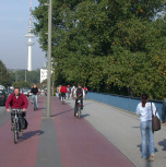 ausgewählte Ziele Verdoppelung des Radverkehrsanteils auf 18 % aller in Hamburg zurückgelegten Wege bis 2015 Erhöhung der