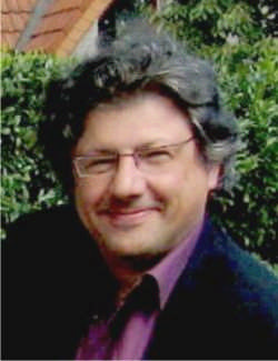 Werner Rätz, Studium der Politikwissenschaft, Philosophie und Geschichte, ist Mitbegründer und Mitglied im Koordinierungskreis von attac Deutschland.