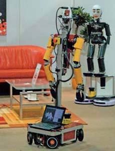 zwei erreichte, machte großen Eindruck mit einem Roboter, der beim Lernen durch Vormachen unterscheiden konnte, ob es sich bei einem Objekt um die Hand eines Menschen oder einen Gegenstand handelte,