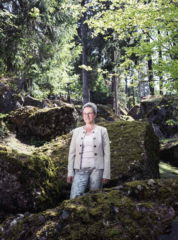 Menschen 9 Anna Baumann, 50, Altendorf SZ, Direktorin des Natur- und Tierparks Goldau «Durch meinen Heimatort Gurtnellen bin ich seit Kindheit mit der Mystik des Gotthards verbunden.