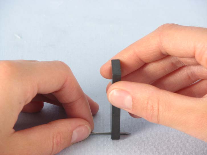 Simsalabim S15 Kann man einen Nagel in einen Magneten verwandeln? Aufgabe Magnetisiere einen Nagel und untersuche sein Verhalten.
