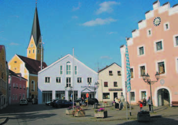 KIRCHEN Name Stadtpfarrkirche Franziskanerkloster mit Meditationshaus»St. Franziskus«Evang.