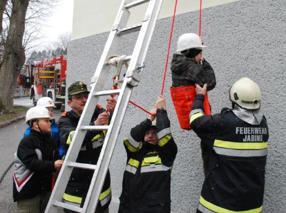 ÜBUNGEN Neben den Einsätzen absolvierten wir auch wieder einige Übungen: 01.04. Ostermontag-Übung 06.04. Inspizierung durch ABI Binder 10.07. Einschulung auf das neue MTFA 22.08.