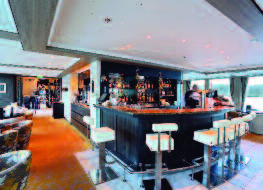 MS ARIANA Ihr Schiff: 4 Passagierdecks Panorama-Restaurant (eine Tischzeit) Großzügige lichtdurchflutete Panorama-Lounge mit Bar und Tanzfläche Bücherei mit Leseecke, großzügiges Foyer, Internetecke,