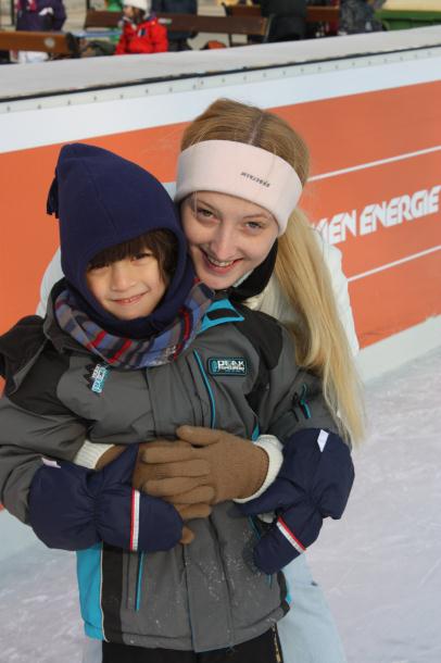 2. Eislaufen: Damit die Kinder im Winter auch länger an der frischen Luft sind, waren wir dieses Jahr viermal eislaufen am