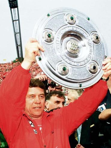 Otto Rehhagel Deutscher Meister 1998 Trainer beim 1.