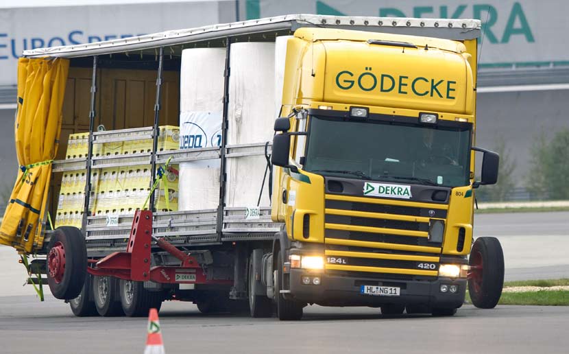 DEKRA Arbeitsmarkt-Report Kraftfahrer: Verlässlich, serviceorientiert und qualifiziert Das Güteraufkommen ist in den vergangenen Jahren europaweit stark gestiegen.