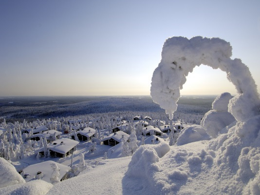 SYÖTE Charakteristik Sehr kleiner Ferienort beim Syöte-Nationalpark mit rustikalem Ambiente Finnlands schneereichste Region Grandiose Aussicht von den Unterkünften auf dem Iso-Syöte-Tunturi Kleiner