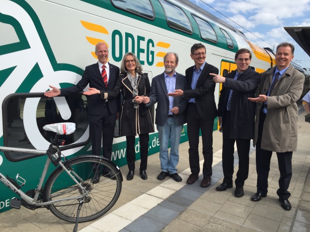 VBB-Pilotprojekt Rad im Regio RE2 und RE4 Alle 15 Fahrzeuge des Typs KISS wurden von April Juni 2016 umgebaut Maßnahmen: Pro Zug wurden 18 Klappsitze entfernt