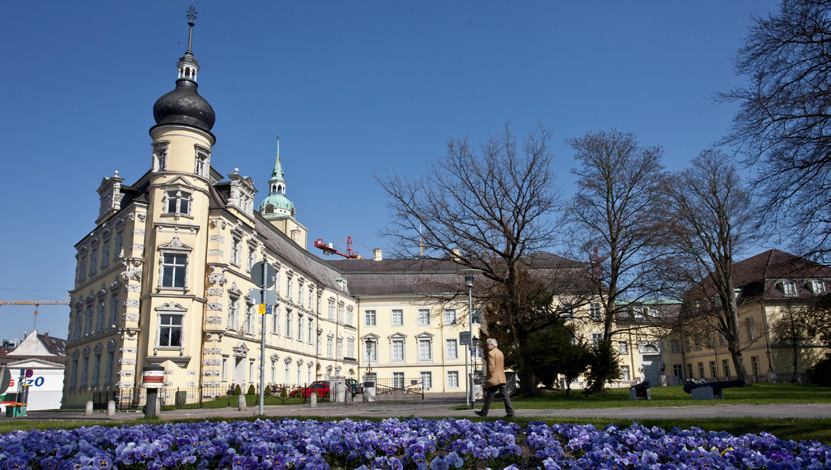 3,90 Euro [DE] Oldenburg 2016 Regionale Marktentwicklungen Seite 1 Erbschaft: Immobiliencheck als Grundlage für Entscheidungen Seite 10 EnEV-Novellierung 2016: Werte und Neuerungen Seite 8 Die Stadt