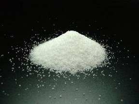 2 1. Natriumchlorid; DAS Salz Was umgangssprachlich sehr oft als Salz bezeichnet wird, ist das Speise-, Tafel- oder Kochsalz. Es ist das in der Küche für die menschliche Ernährung verwendete Salz.