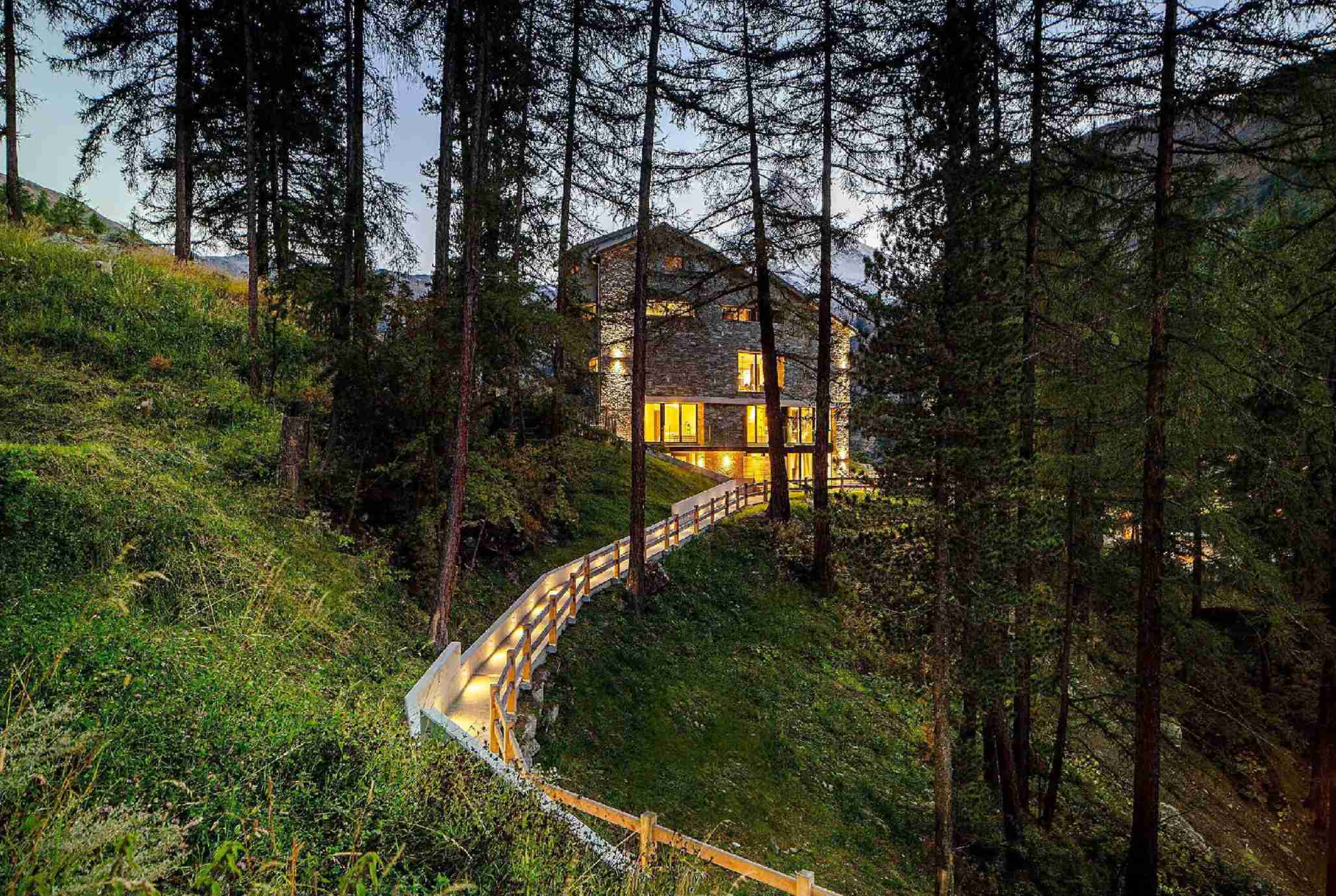 eit3 Hotel des Jahres 20-14: Cervo Mountain Boutique Resort in Zermatt VS Die 125 besten Hotels der Schweiz Aufsteiger, Absteiger und 13 Neue - das 13.