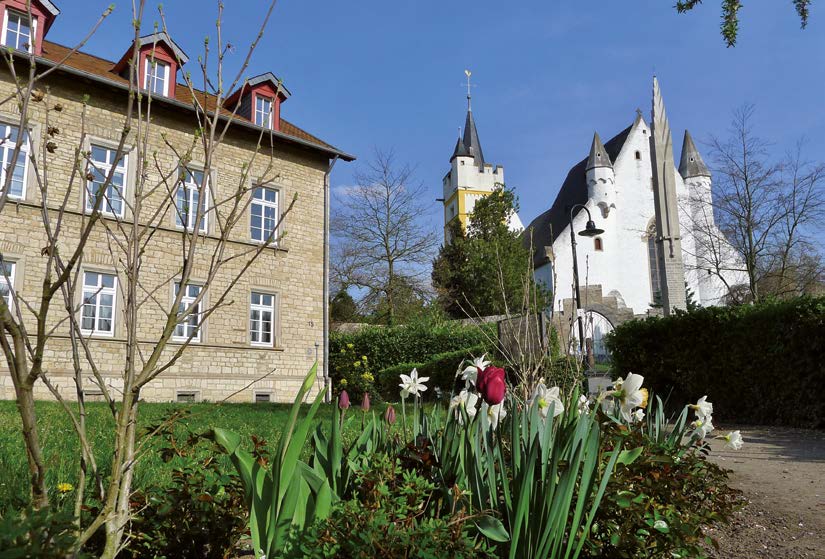 Brief Ihrer evangelischen Gemeinde in Ober-Ingelheim April / Mai 2015 Aufblühen Feierabendmahl und Osternacht S.