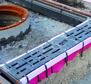 Bi-Block-Schwelle mit Niederhalter Sonderbauteile Um Schallbrücken, Streuströme und Beschädigungen des Oberbaus zu vermeiden, sind grundsätzlich alle mit der Schiene fest verbundenen Bauteile