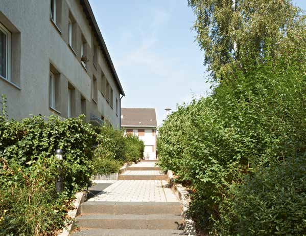 Immobilienbestand Immobilienbestand Alfter, Tulpenstraße Die 1967 bzw. 1974 errichtete Wohnanlage befindet sich im Ortsteil Alfter-Oedekoven ca. 4 km vom Stadtzentrum Bonn entfernt.