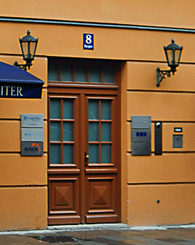 Arbeiten im Herzen der Stadt 1342 erstmals urkundlich erwähnt Cuvilliéshaus, Burgstraße 8, das ist eine der vornehmsten Adressen in der Münchner Altstadt.
