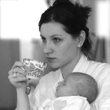 6 Stillen oder Flaschennahrung Stillen Muttermilch ist in den ersten sechs Monaten die beste Ernährung für Ihr Baby.