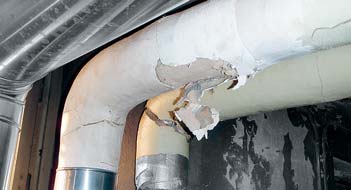Dämmung von Rohren und Leitungen Asbesthaltiger Mörtel und Bitumenanstriche (schwachgebundener und festgebundener Asbest) Rohrleitung mit asbesthaltigem Mörtel Arbeiten und Gefährdungen Begehen von
