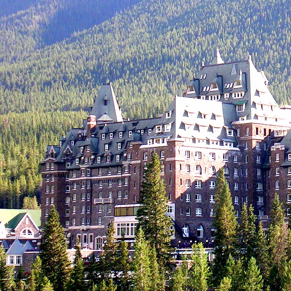 20 Kanada und Alaska mit Auto und Schiff Fairmont Banff Springs Hotel Das Banff Springs Hotel ist ein ehemaliges Eisenbahnhotel der Canadian Pacific Railway im Nationalpark von Banff in Kanada.