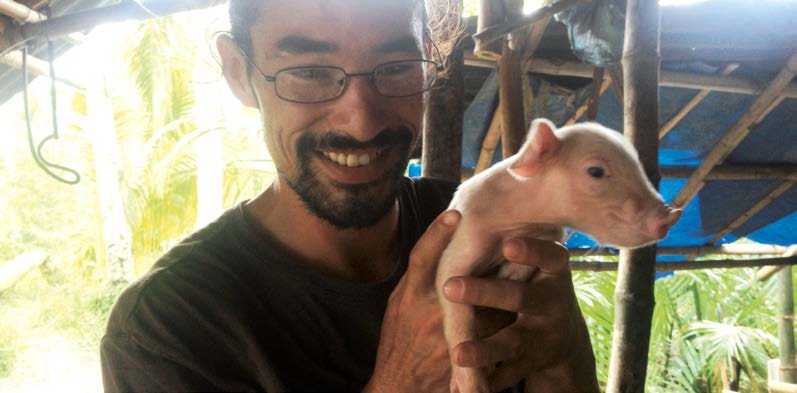 Biogas und Biomasse Schweinemist dient als "Futter" für die Biogasanlage Philippinen: Kleinbiogasanlagen - Nachhaltige Schweinezucht im Hinterhof In unserem Pilotprojekt, das atmosfair 2013 in