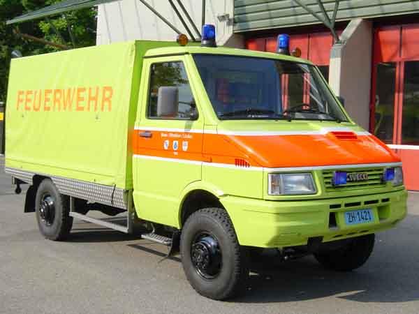 Pionierfahrzeug (Pif) Interne Fahrzeug Nr. 17 Fahrzeug Marke Iveco Turbo Daily Farbe lemon Anzahl Plätze inkl.