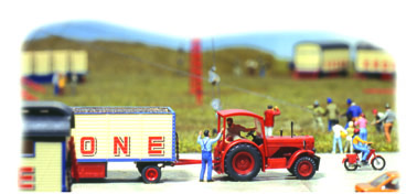 Zirkus Circus 21050 21051 21052 Zirkuswagen H0. Maßstab 1:87. Bausätze aus Kunststoff. Bedruckt.»Zirkus Krone«. Circus wagons H0. 1/87 scale. Kits made of plastic. Printed.»Circus Krone«.