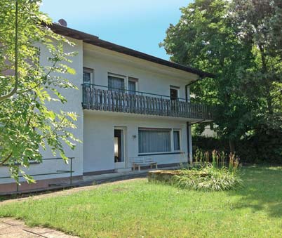 Titel- Immobilie Karlsbad- Langensteinbach [1] Traumhaus zum Wohlfühlen ID-Nr.: W-01ST34 Wohnfläche: ca. 235 m² Grundstück: ca. 950 m² Zimmer: 6 Kaufpreis: 745.