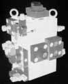 Tloris ventila Hidravlični modul, kakršnega je pred leti izdeloval Kladivar za Litostroj in je inspiriral Ventil bi po obliki predstavljal v bistvu zelo povečano zunanjost ventila, kakršnega izdeluje