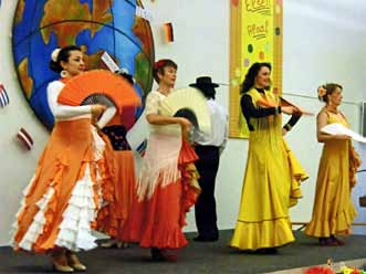 Flamenco Rückblick 2014 Gleich in der 1. Trainingswoche nach den Weihnachtsferien starteten unsere Proben, die sich überwiegend wöchentlich, auch während der Ferien, über das ganze Jahr zogen.