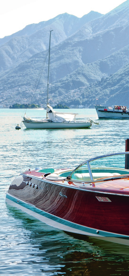 WASSER BELLA ITALIA MIT DER RIVA AQUARAMA Sich einmal wie ein berühmter Schauspieler fühlen wenn Sie mit dem hauseigenen Oldtimer-Klassiker Riva Aquarama über den Lago Maggiore gleiten.
